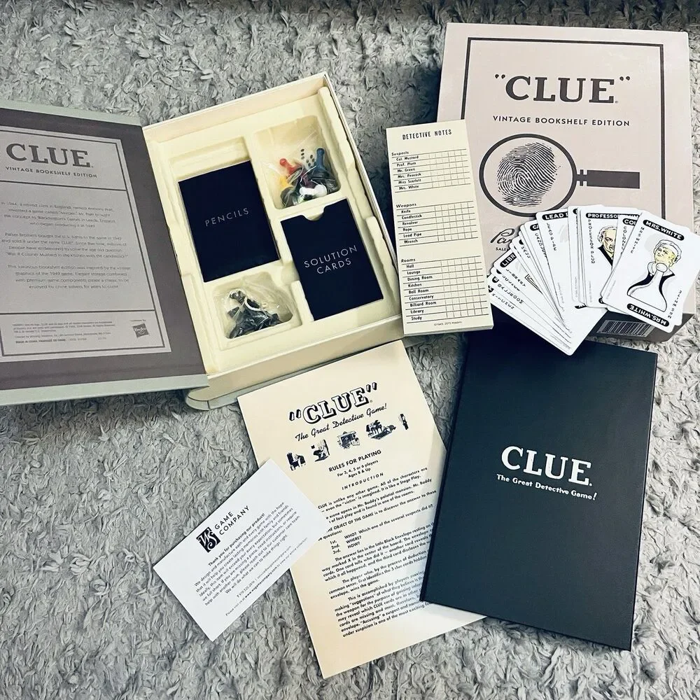 CLUE Vintage Bookshelf Edition Family Board Game
